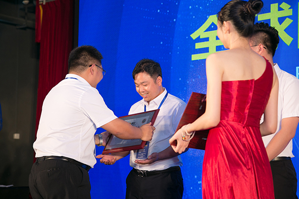 源碼太陽能路燈，源碼太陽能路燈廠家，源碼太陽能路燈價格