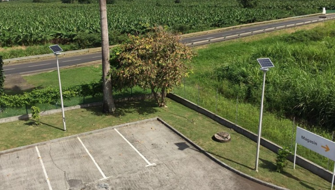 太陽能路燈亮燈時長如何調整？