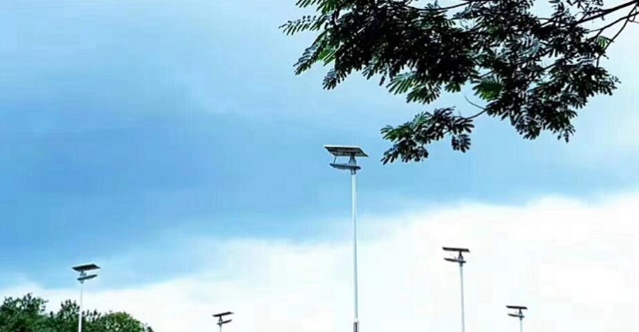 安裝LED太陽能路燈設備技術